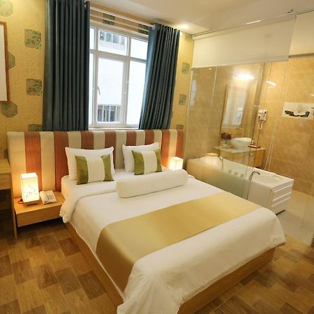 Thuy Sakura Hotel & Serviced Apartment Thành Pho Ho Chí Minh Esterno foto