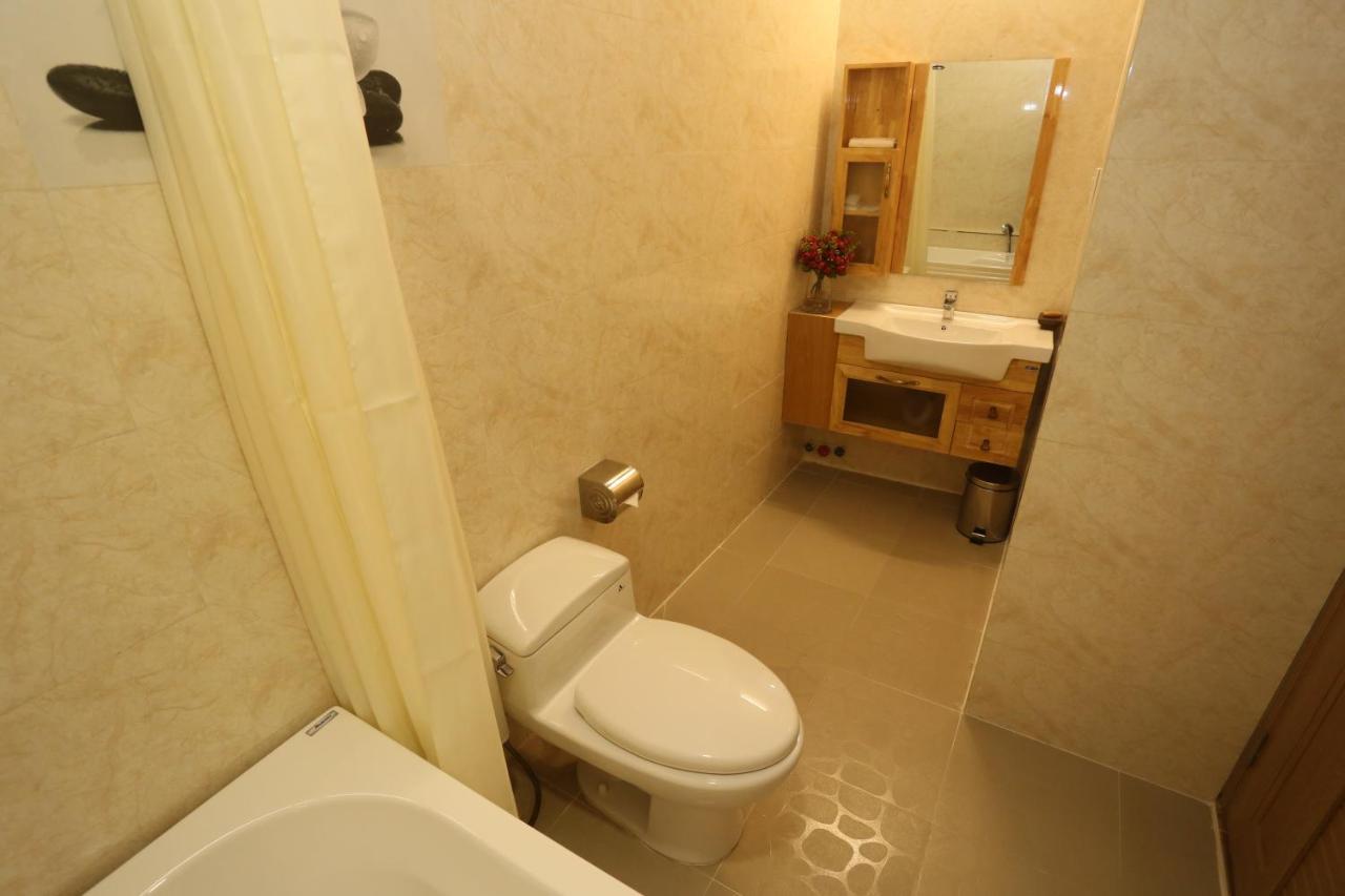 Thuy Sakura Hotel & Serviced Apartment Thành Pho Ho Chí Minh Esterno foto