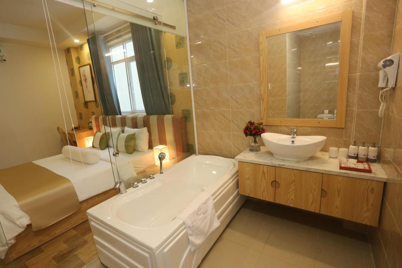 Thuy Sakura Hotel & Serviced Apartment Thành Pho Ho Chí Minh Esterno foto