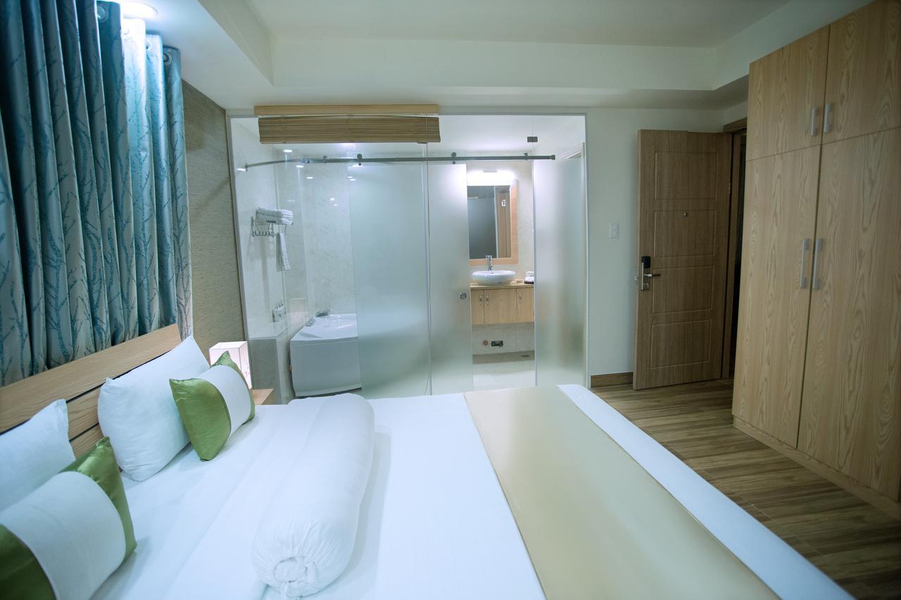 Thuy Sakura Hotel & Serviced Apartment Thành Pho Ho Chí Minh Esterno foto