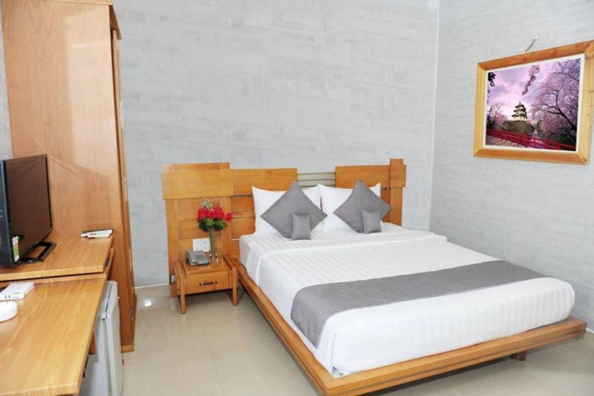 Thuy Sakura Hotel & Serviced Apartment Thành Pho Ho Chí Minh Esterno foto