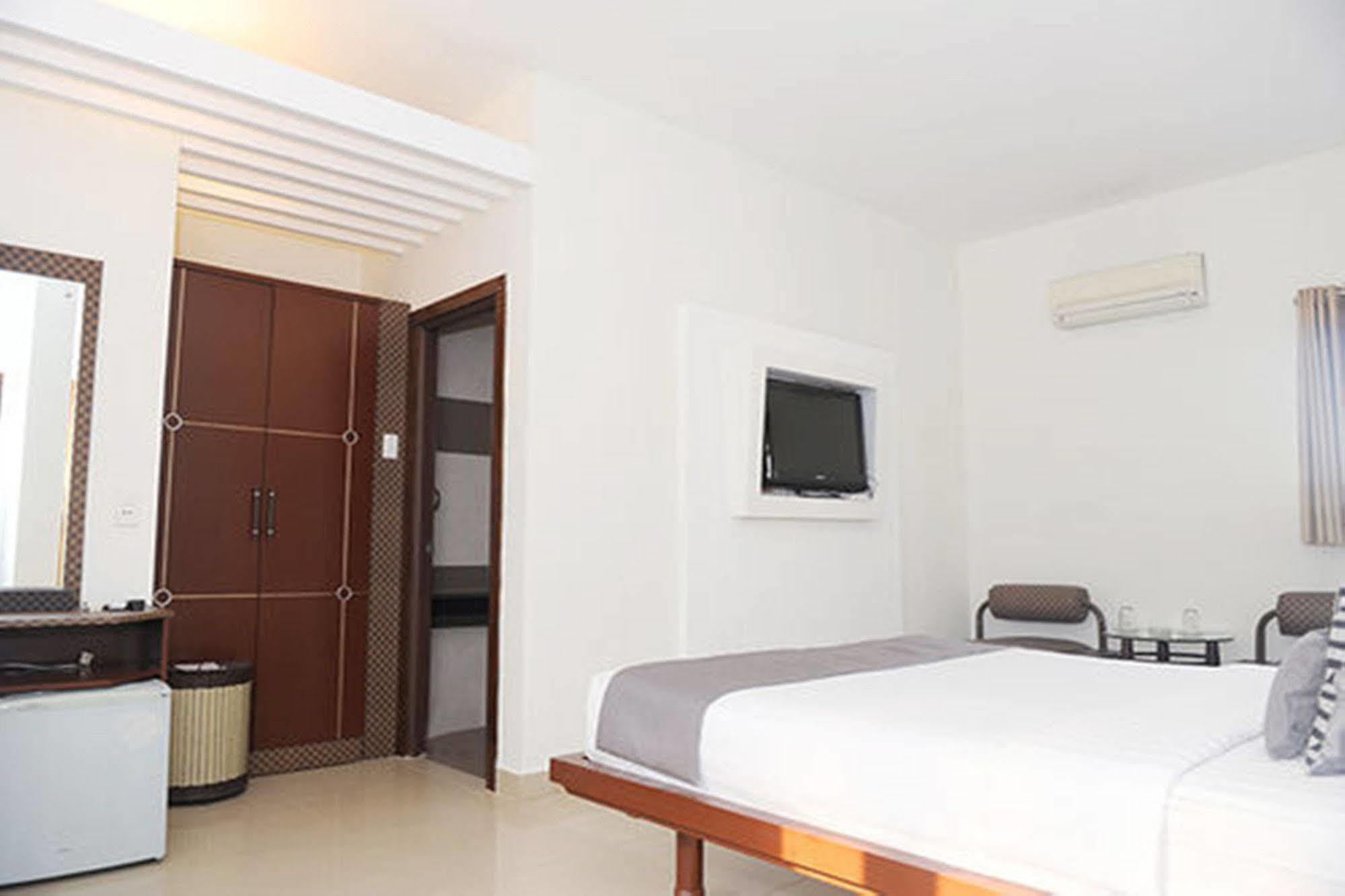 Thuy Sakura Hotel & Serviced Apartment Thành Pho Ho Chí Minh Esterno foto
