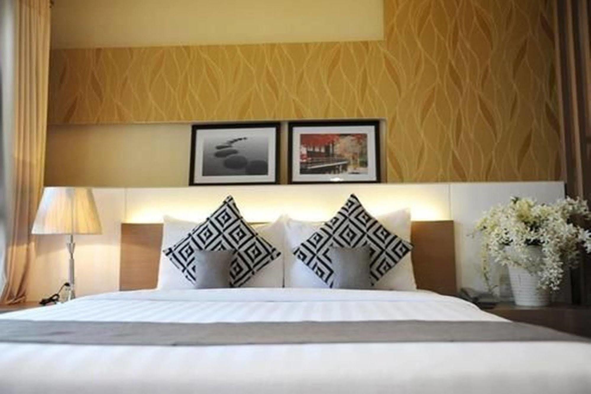 Thuy Sakura Hotel & Serviced Apartment Thành Pho Ho Chí Minh Esterno foto