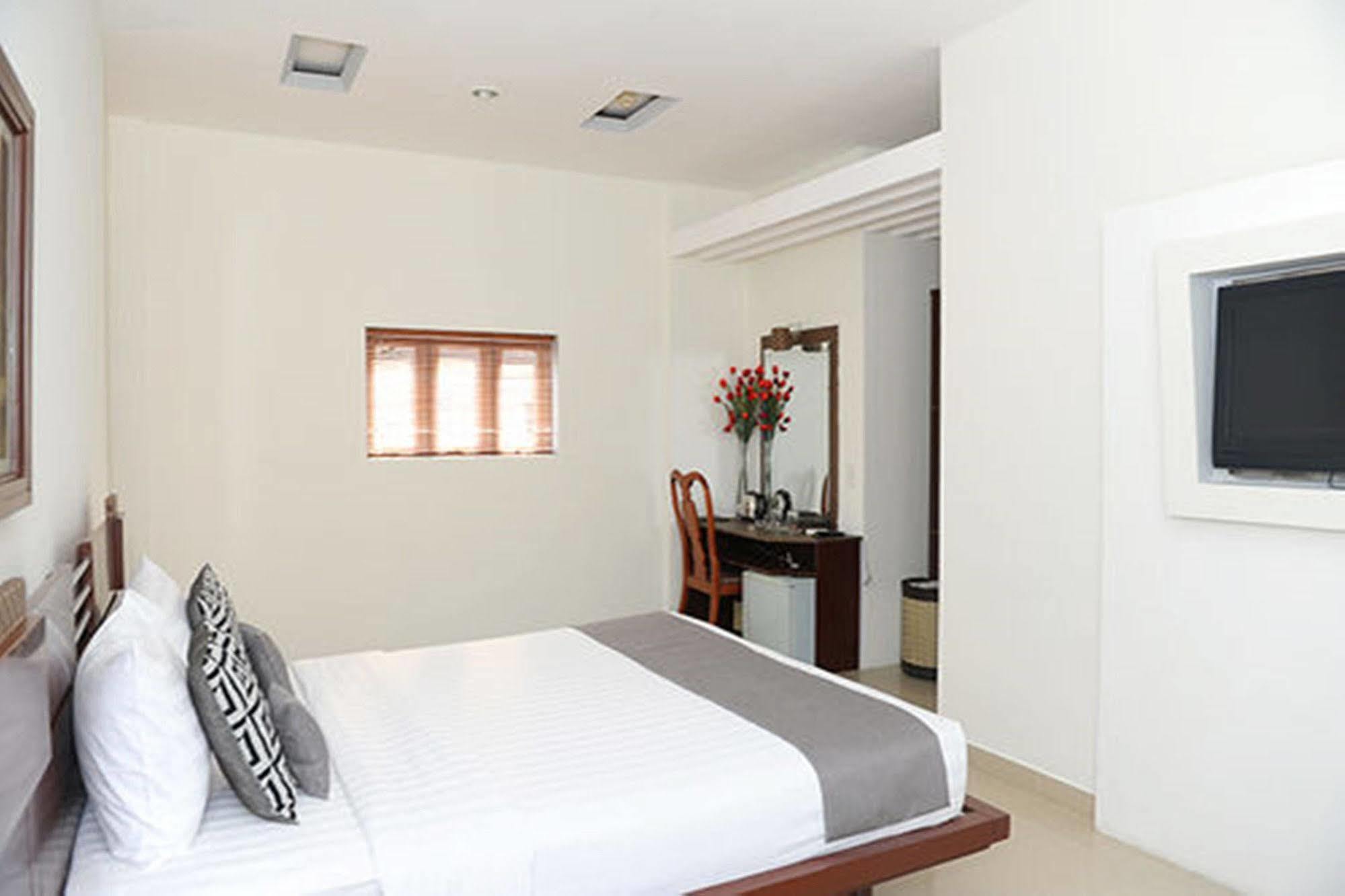 Thuy Sakura Hotel & Serviced Apartment Thành Pho Ho Chí Minh Esterno foto